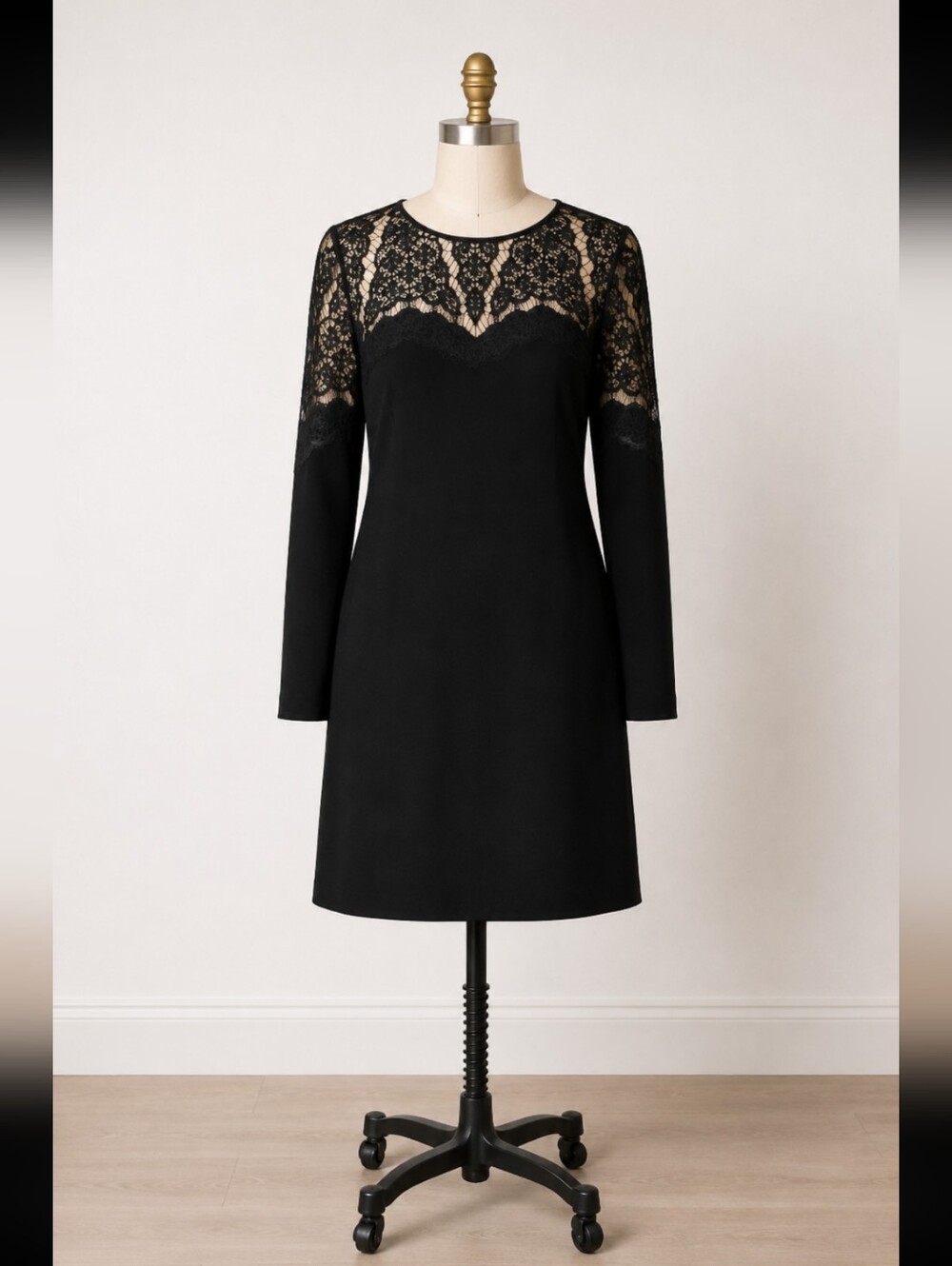 Diane Von Furstenberg Black Dress Luxury Goth Party Event Lace Detail Size 4